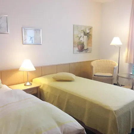 住宿加早餐酒店 Dirkschnieder Schloß Holte-Stukenbrock